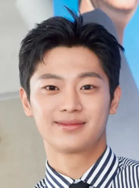 بیوگرافی Lee Shin Young