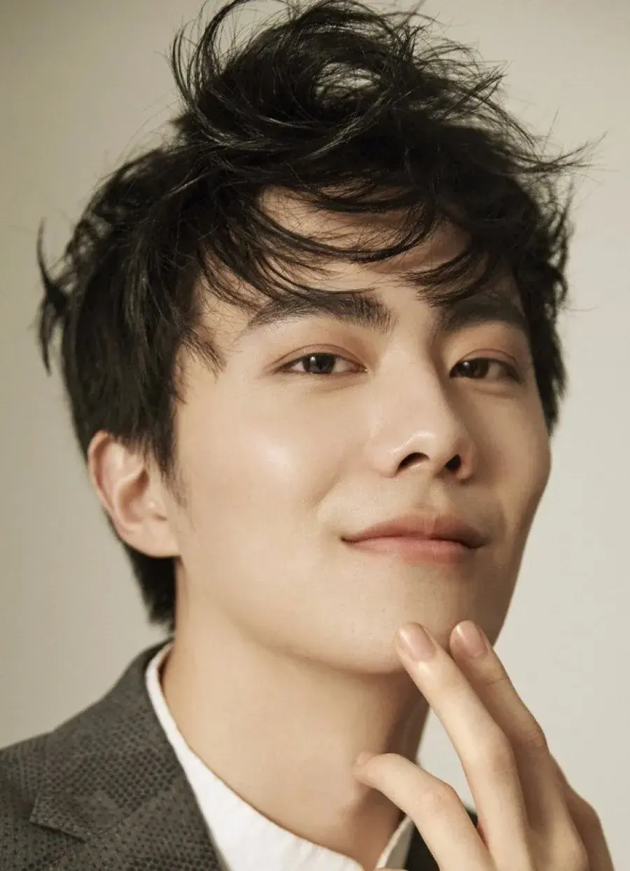 بیوگرافی Yao Wang