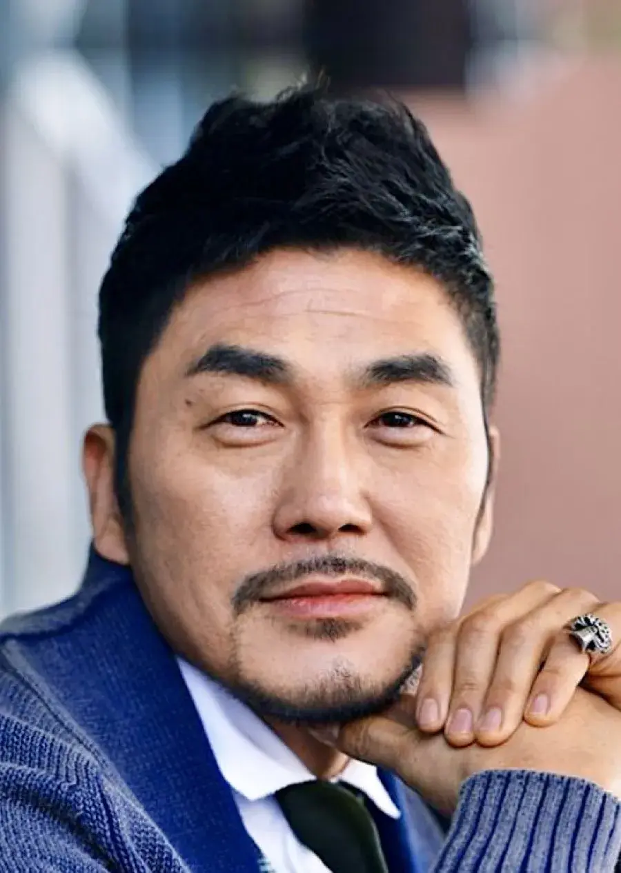 بیوگرافی Kim Young Ho