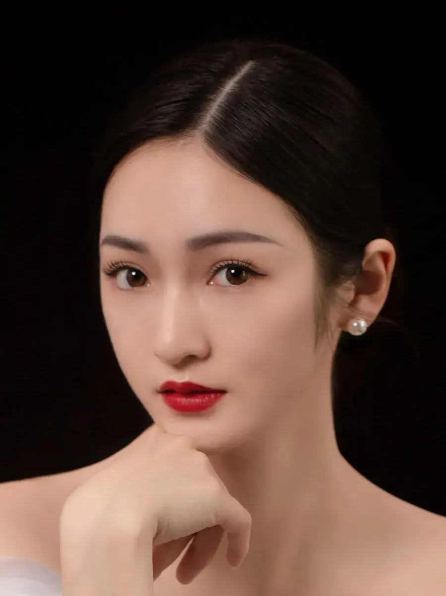 بیوگرافی Hu Dong Qing