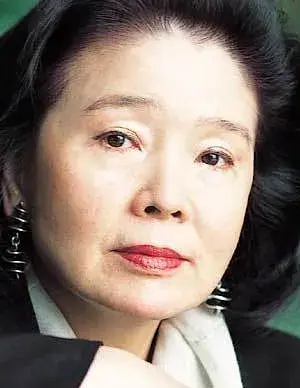 بیوگرافی Yoon Jung Hee