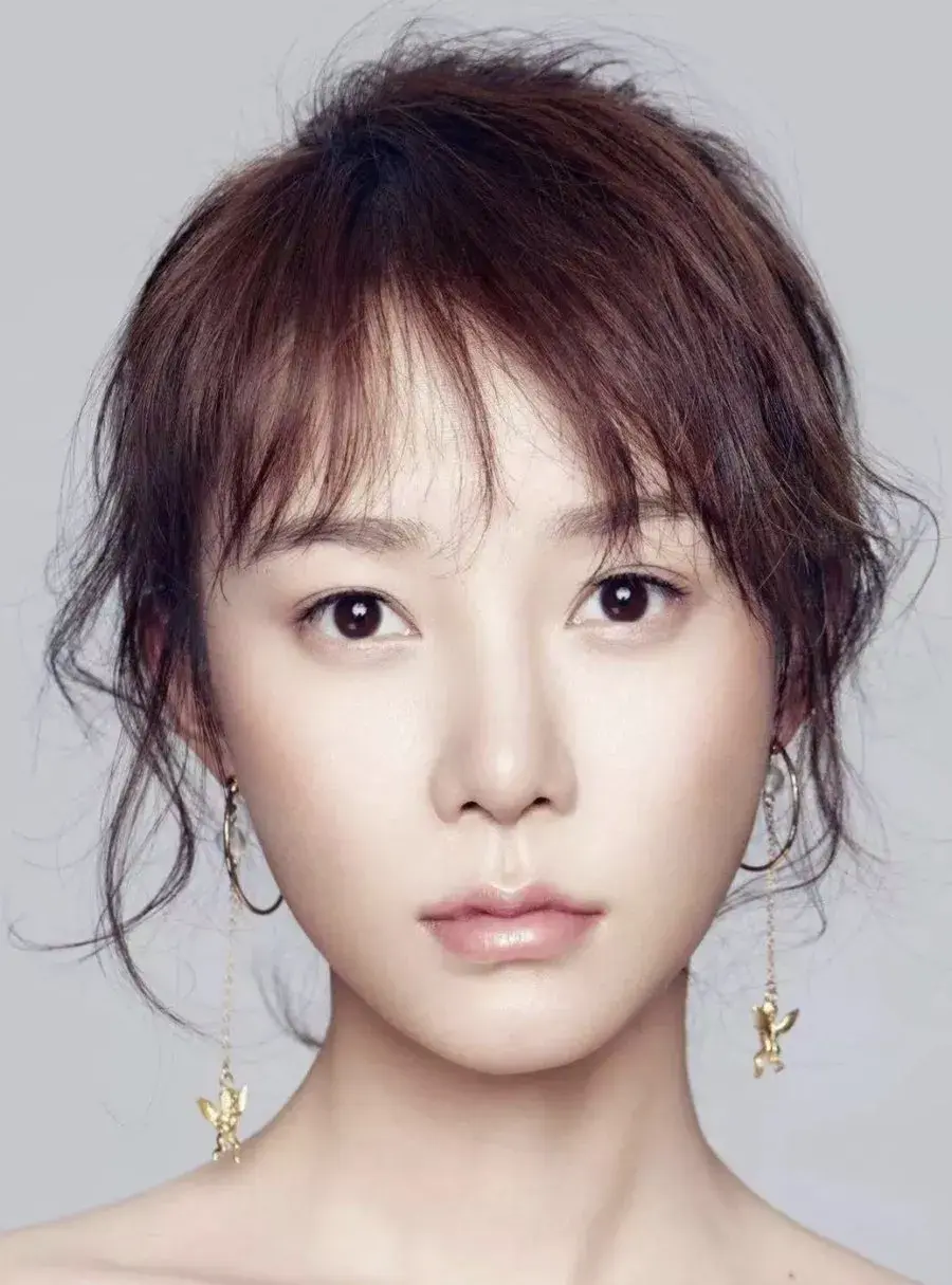 بیوگرافی Liu Yi