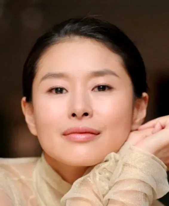 بیوگرافی Lee Yoo Jung