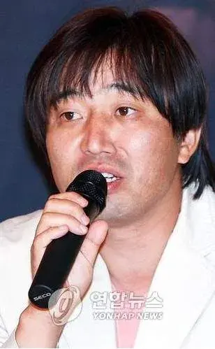 بیوگرافی Yoon Jae Moon