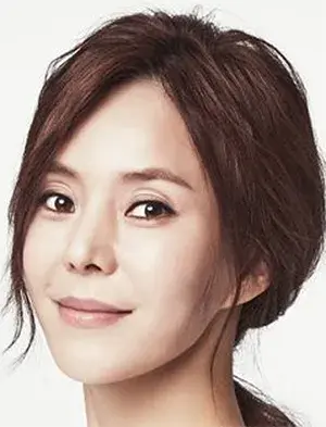 بیوگرافی Yoon Young Joo