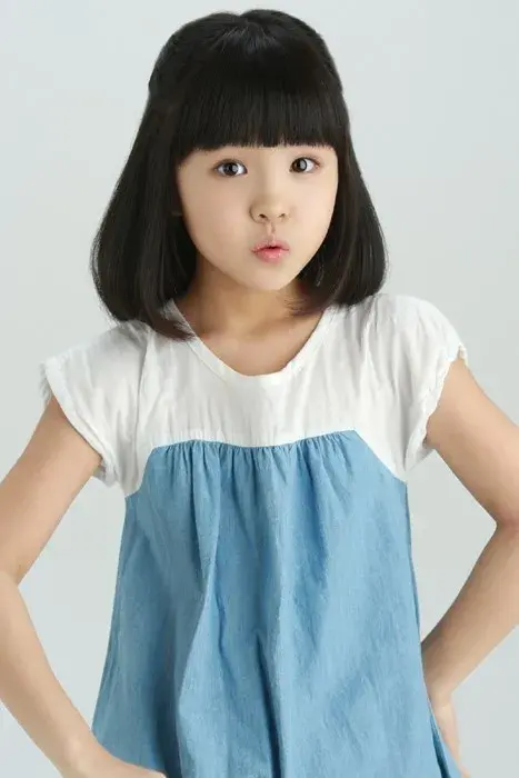 بیوگرافی Yoon Song Yi