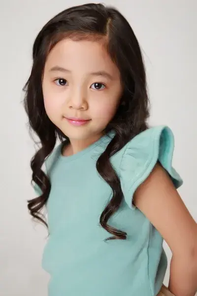 بیوگرافی Hwang  Chae Won