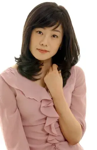 بیوگرافی Go Jung Min