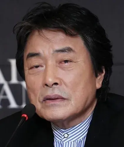 بیوگرافی Min Ji Hwan