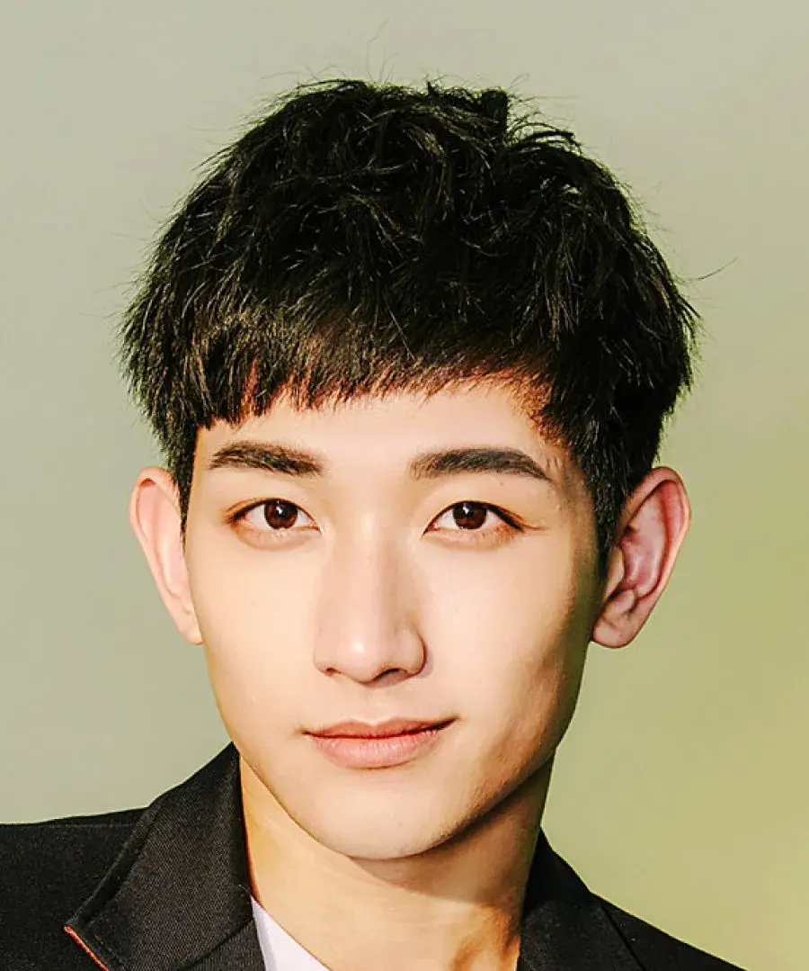 بیوگرافی Wang Zhi Qian