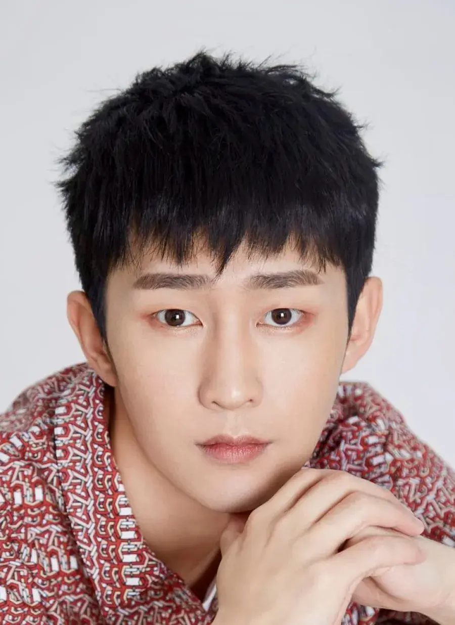 بیوگرافی Song Wen Zuo