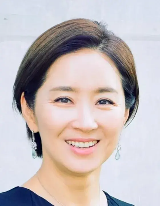 بیوگرافی Yoon Yoo Sun