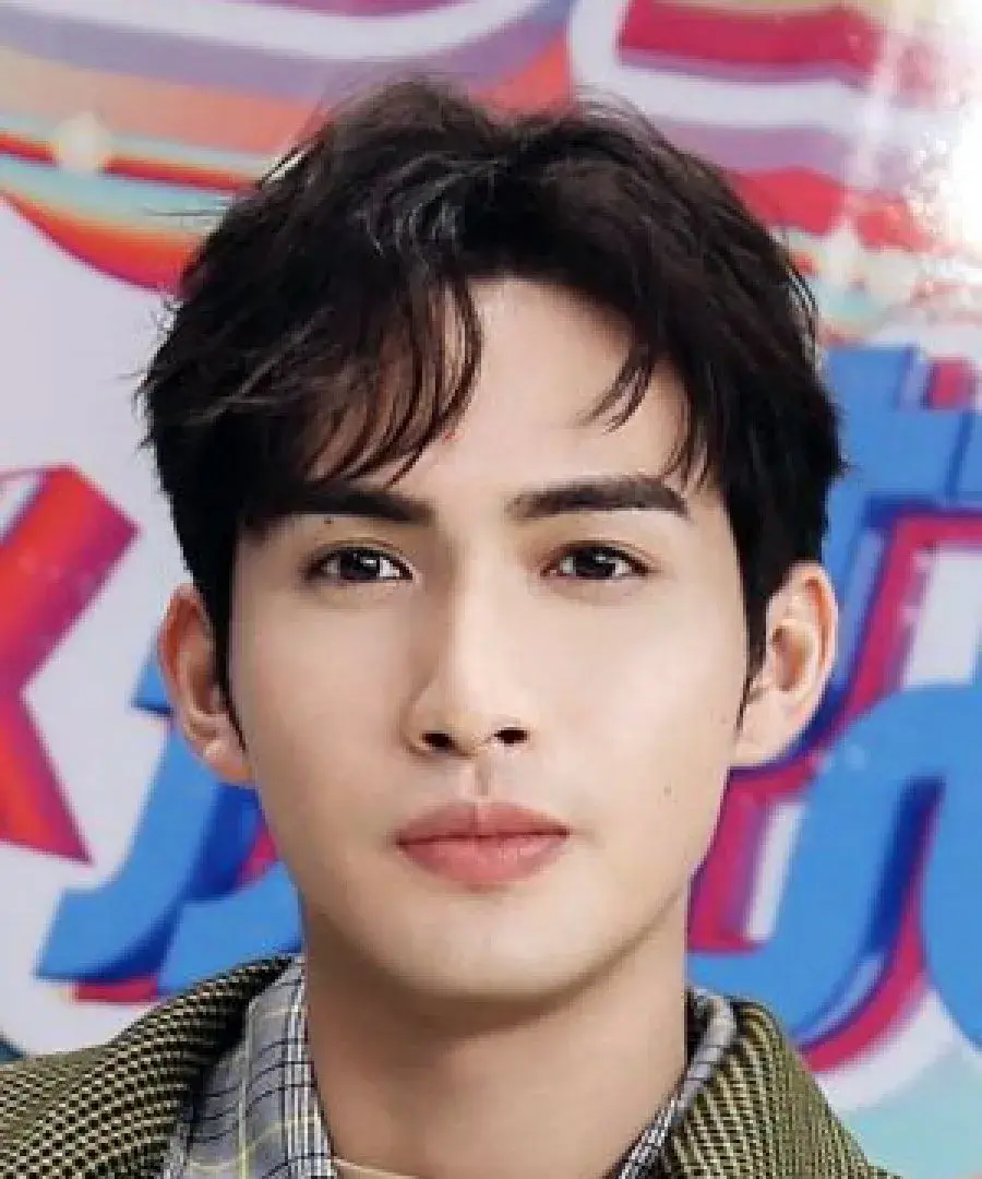 بیوگرافی Zhang Bin Bin