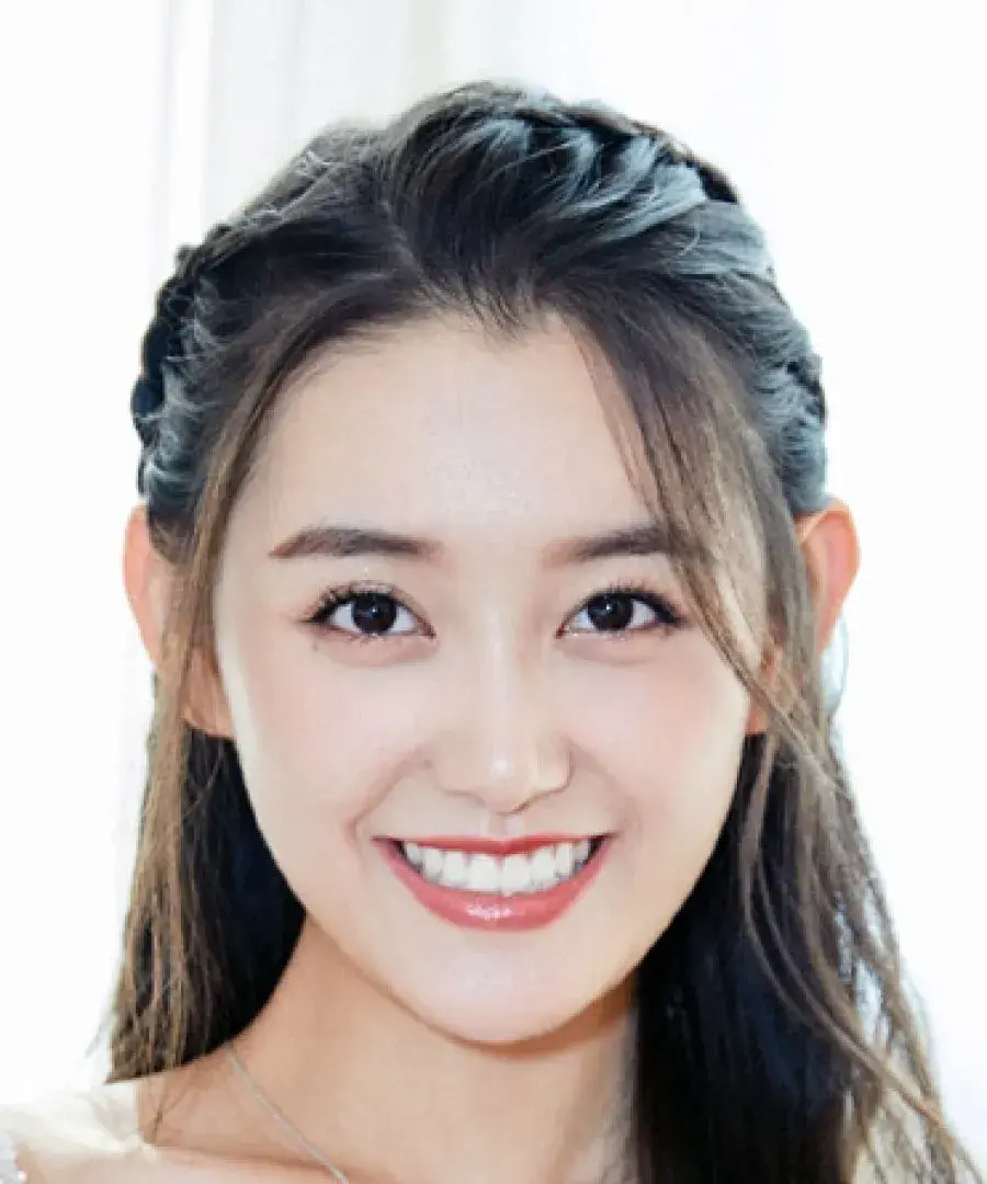 بیوگرافی Jiang Yi Yi