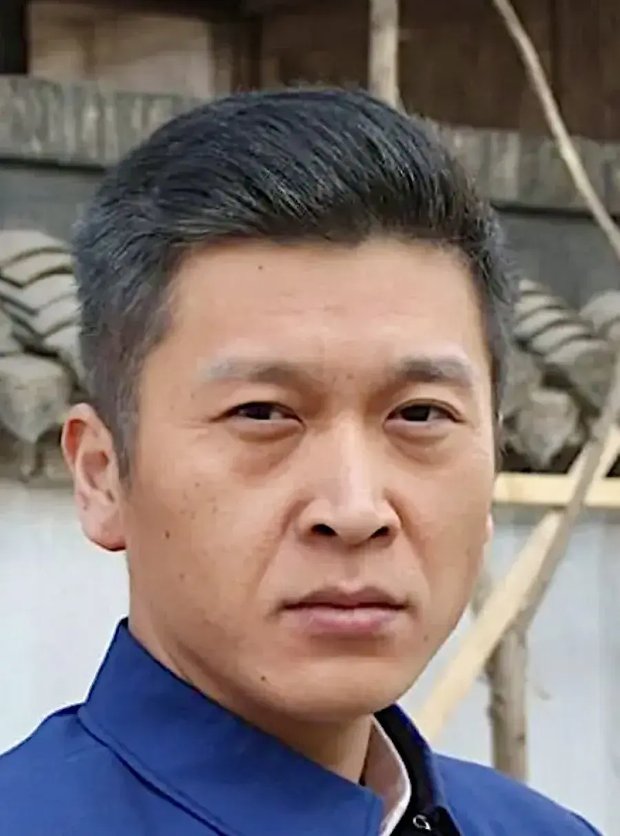 بیوگرافی Huang Wei