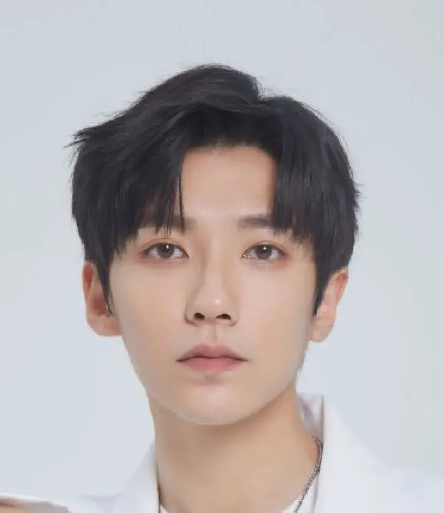 بیوگرافی Jia Zheng Yu