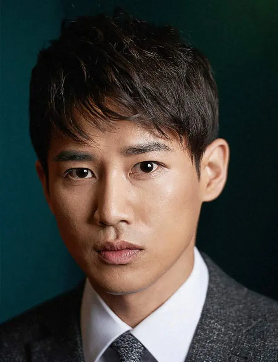 بیوگرافی Lee Choong Goo