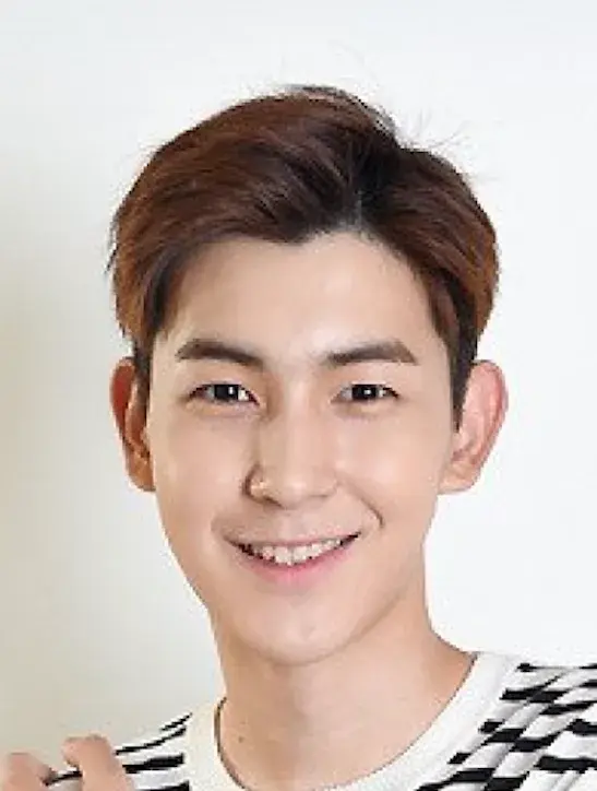 بیوگرافی Han Jong Young