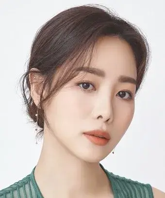 بیوگرافی Lee Ji Hye