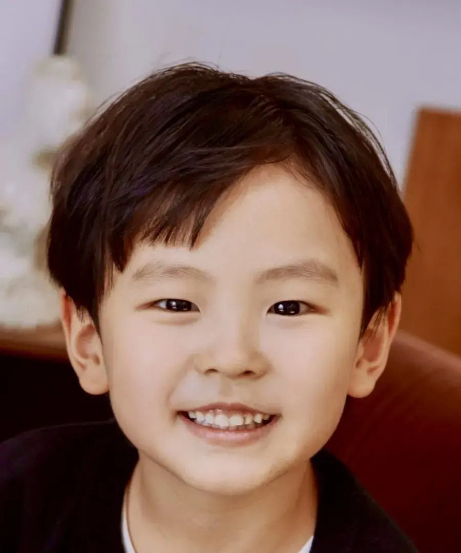 بیوگرافی Zhang Yan Bo