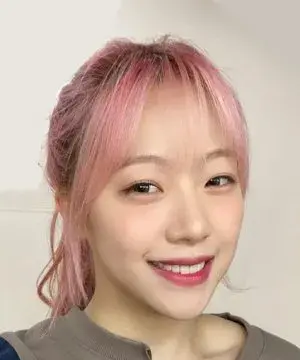 بیوگرافی Kim Ji Won