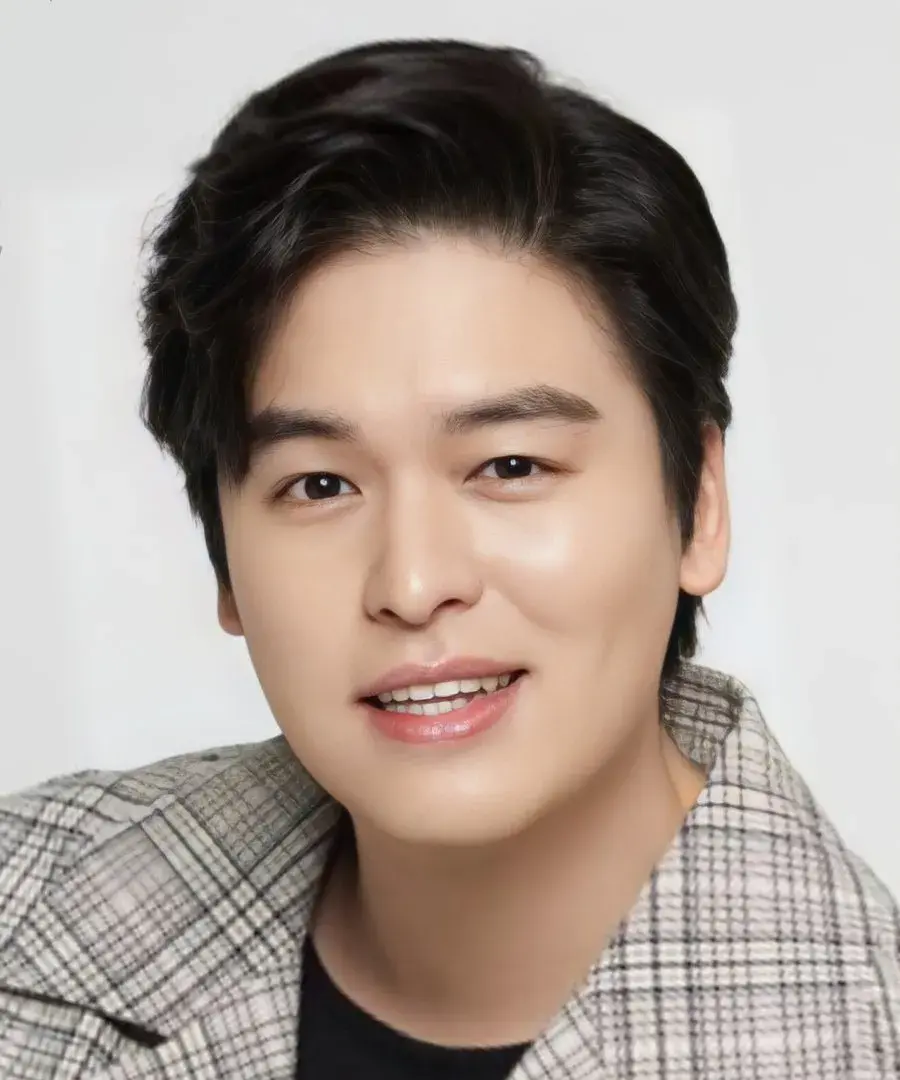 بیوگرافی Lee Jang Woo