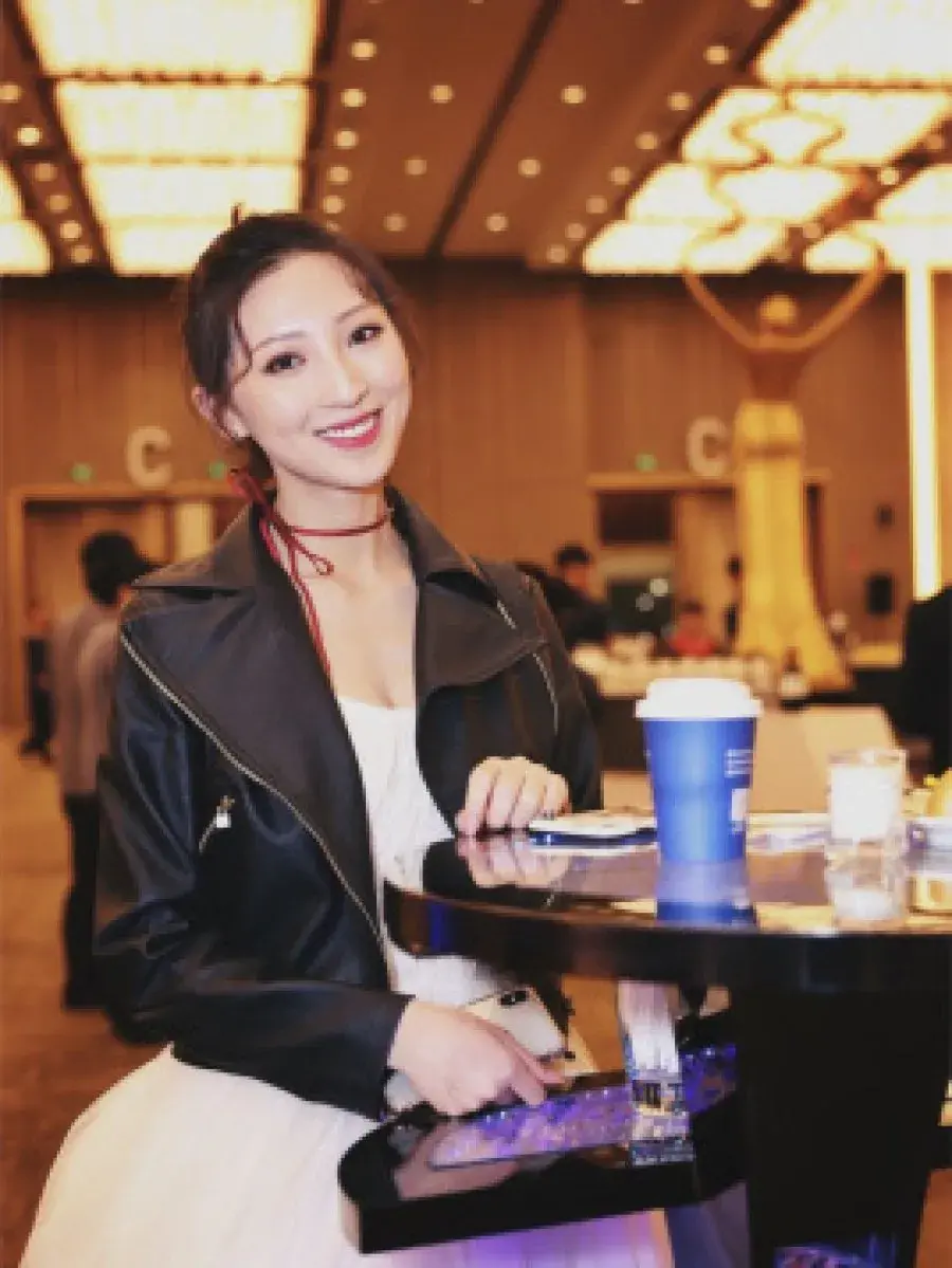 بیوگرافی Xie Xin Bei