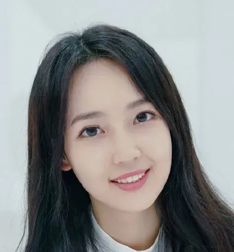 بیوگرافی Qin Niu Zheng Wei