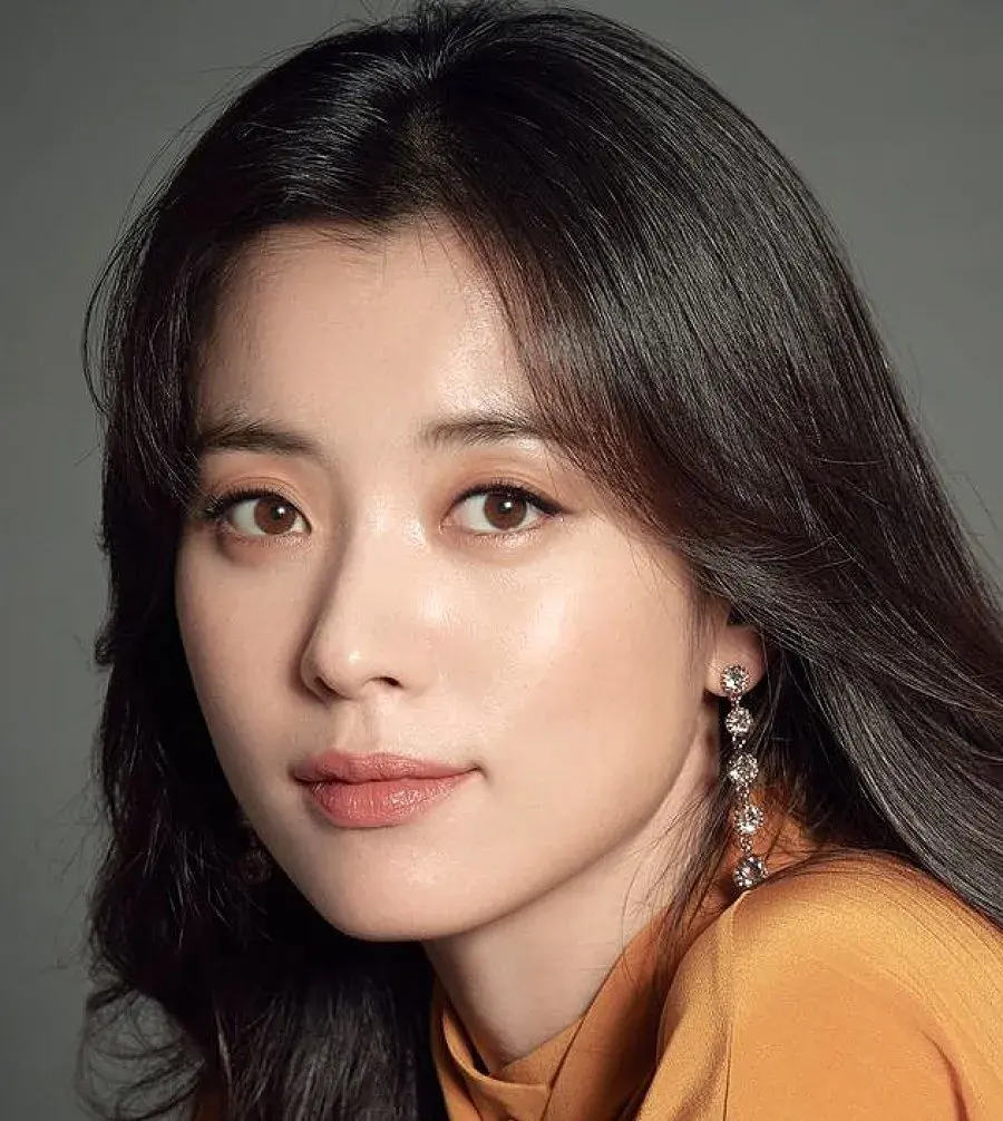 بیوگرافی Han Hyo Joo