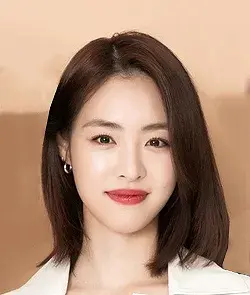بیوگرافی Lee Yun Hee