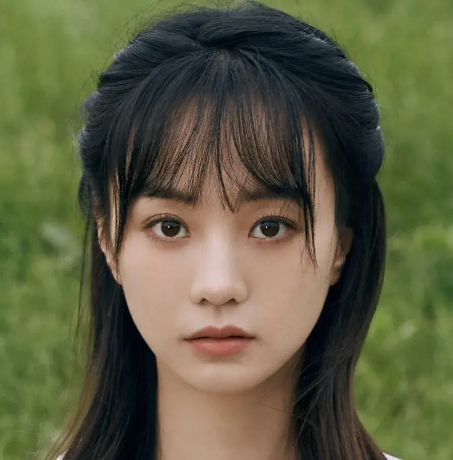 بیوگرافی Hu Yi Xuan