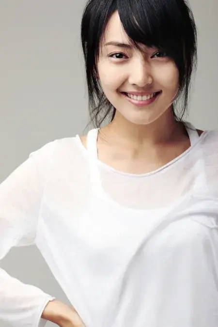 بیوگرافی Hong In Young