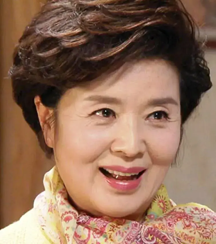بیوگرافی Yoon Mi Ra