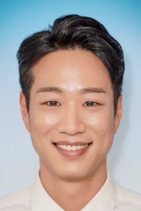 بیوگرافی Lee Seung Yong