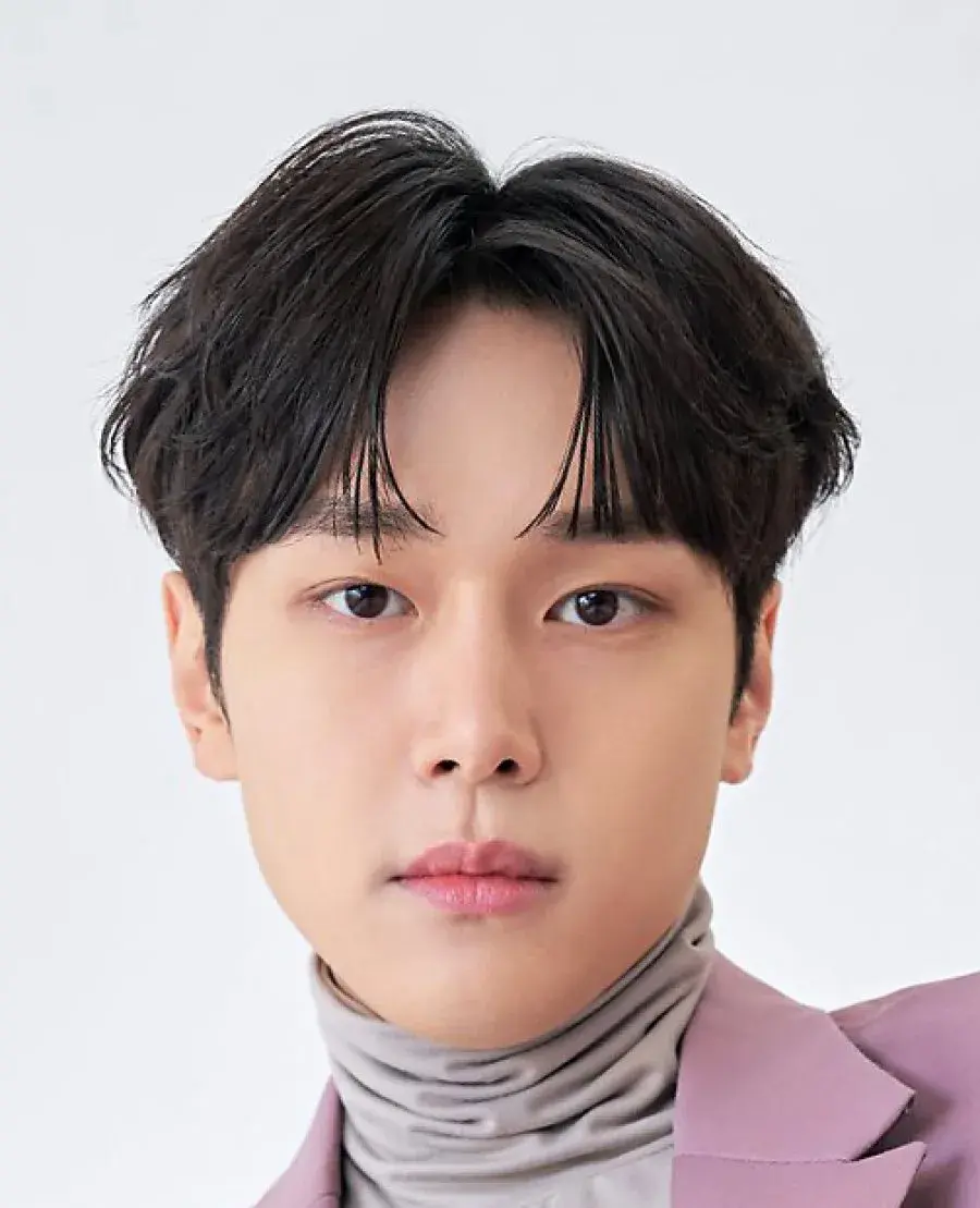 بیوگرافی Kang Yoo Seok