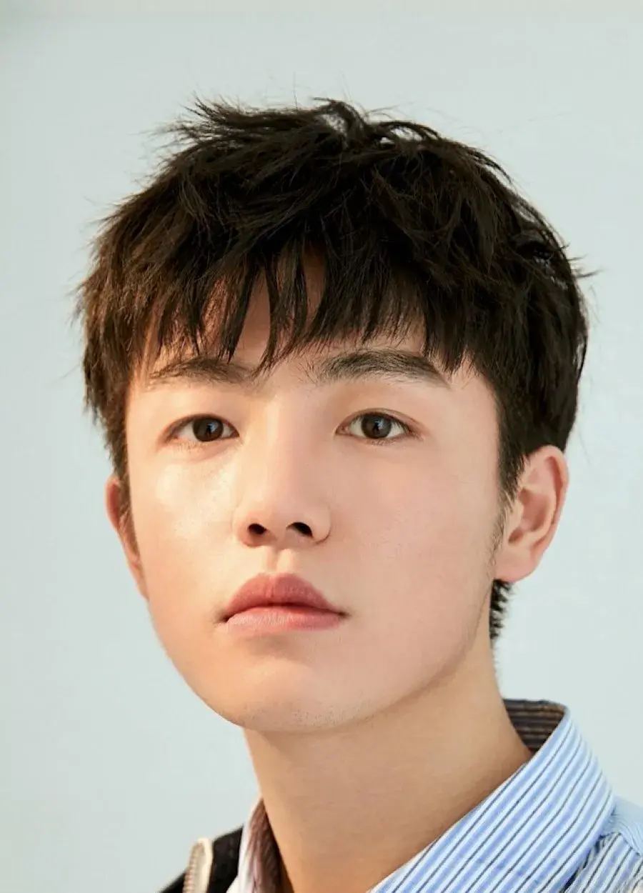 بیوگرافی Xia Zhi Yuan