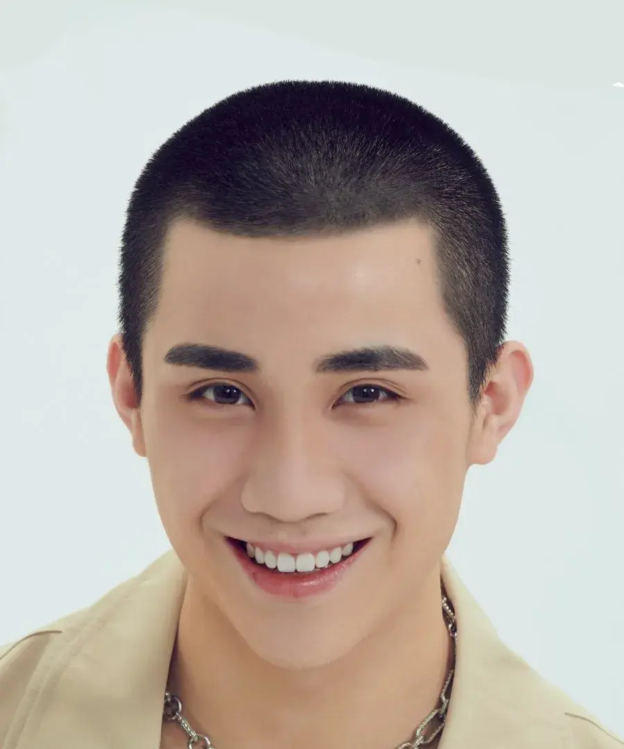 بیوگرافی Tong Yi Lang
