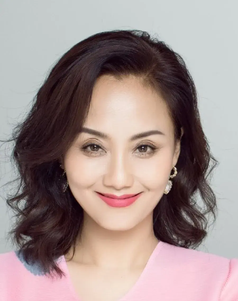 بیوگرافی Li  Ying 