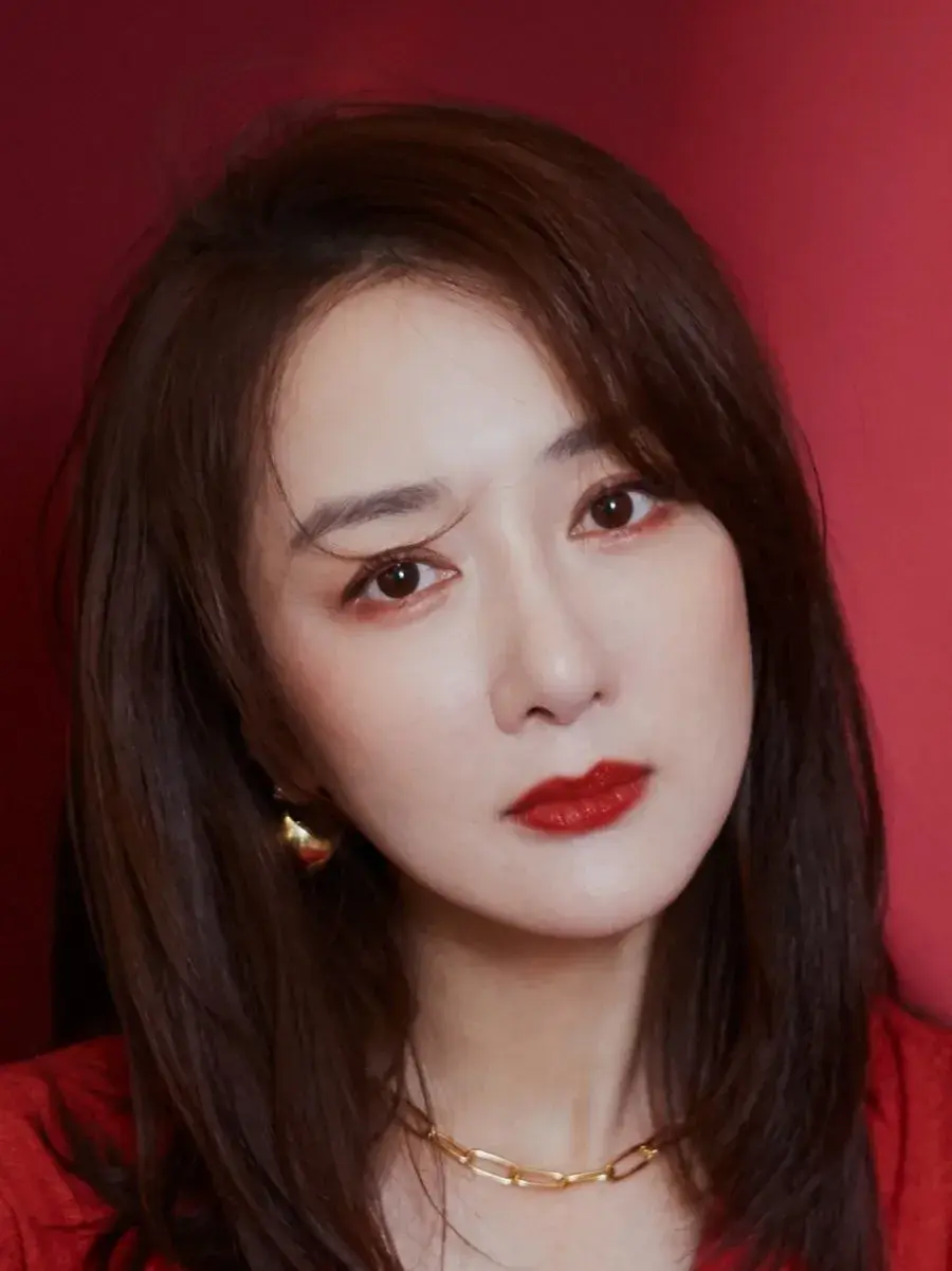 بیوگرافی Li  Yi Xiao