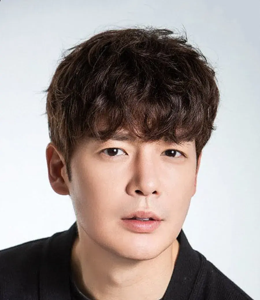 بیوگرافی Kang Eun Tak