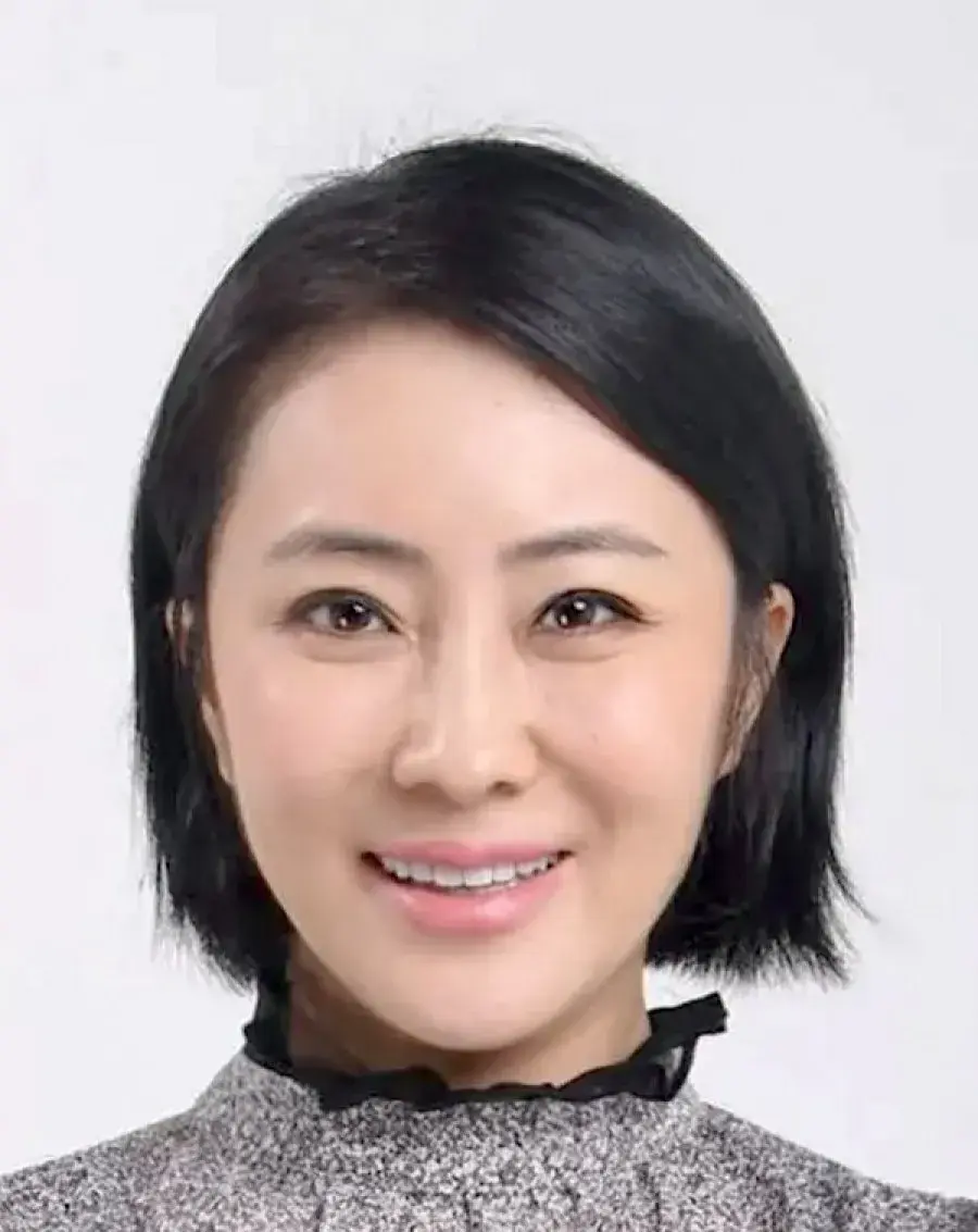 بیوگرافی Wang Si Qin