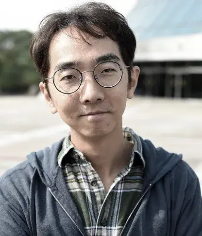 بیوگرافی Yoo Ho Jin