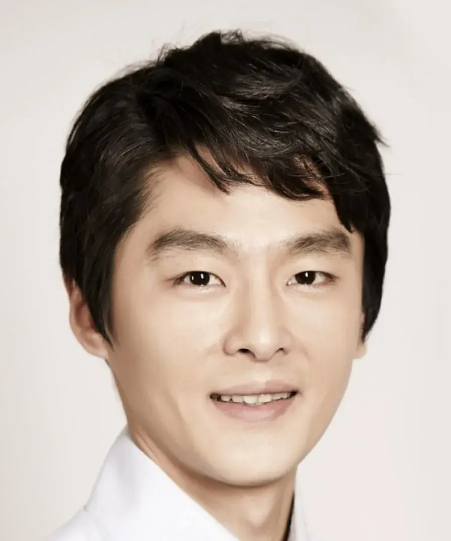 بیوگرافی Lee Ho Yeol