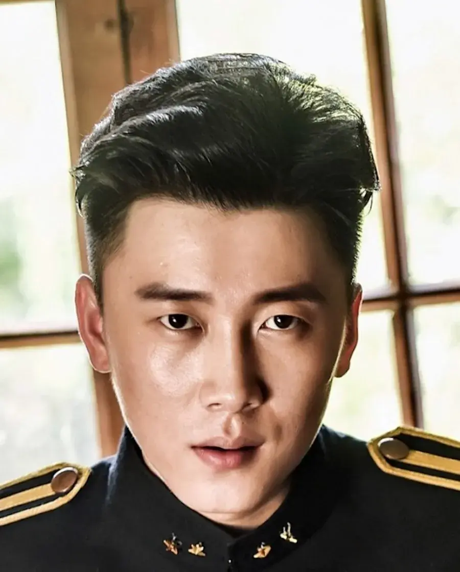 بیوگرافی Zheng Zhong Yu