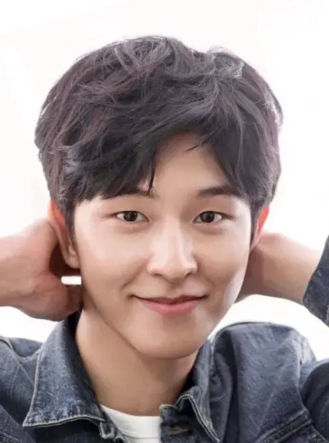 بیوگرافی Hong Kyung