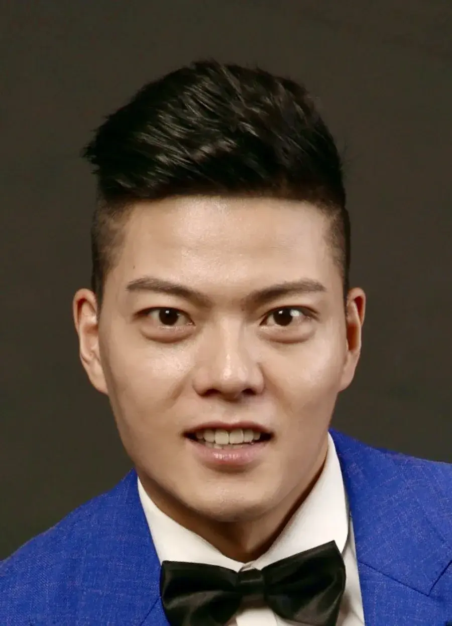 بیوگرافی Jiang Xiao Lin