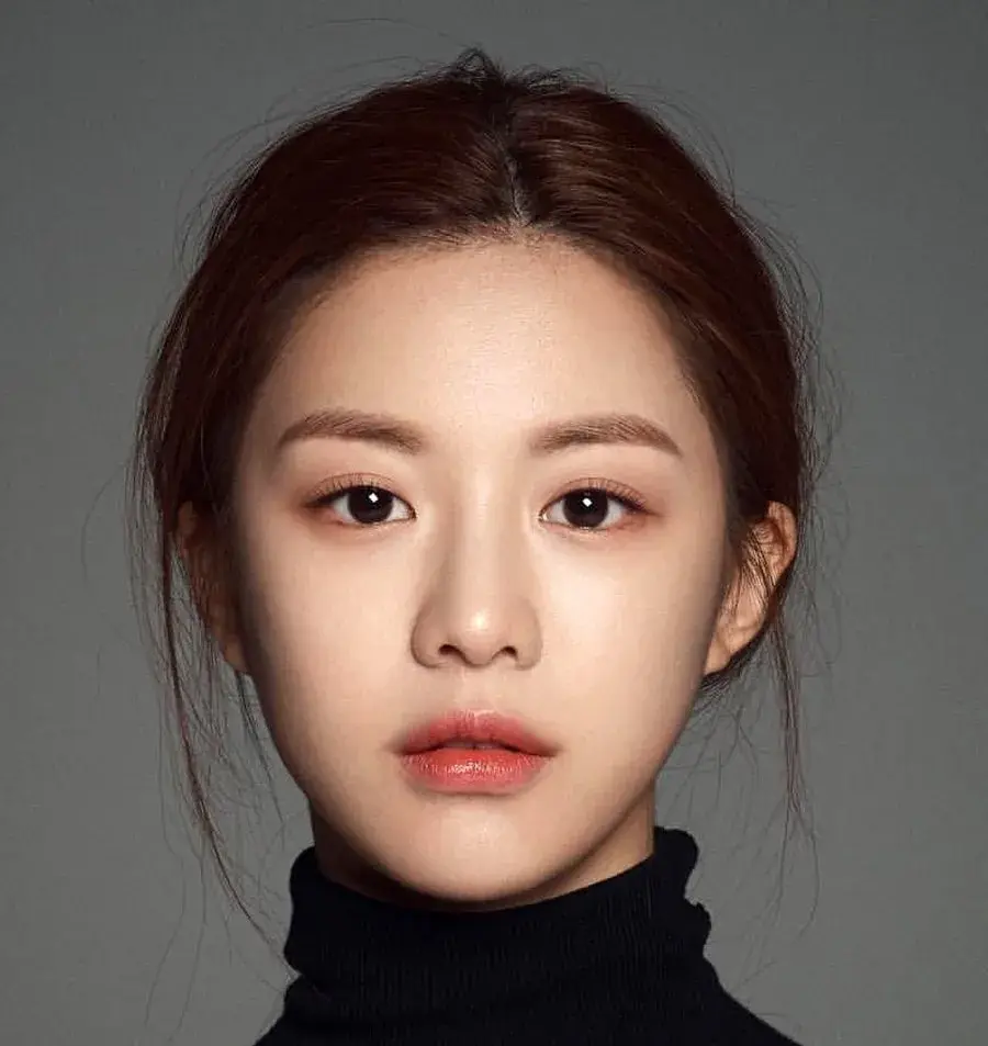 بیوگرافی Go Yoon Jung