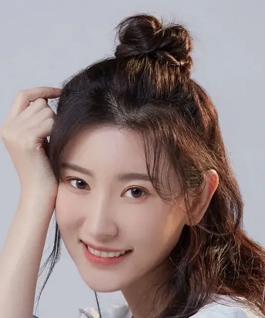 بیوگرافی Du Yu Tong