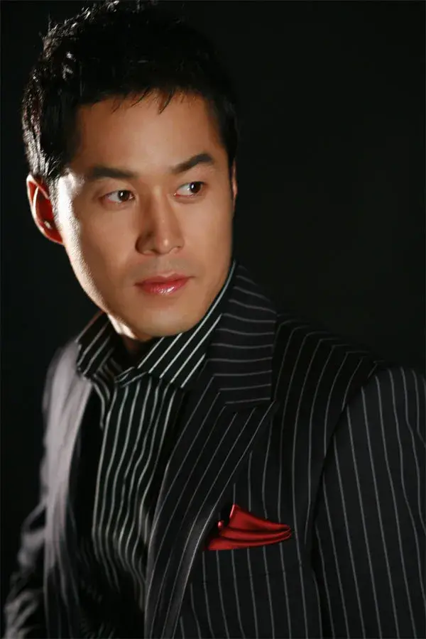بیوگرافی Park Jung Woo