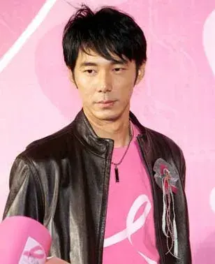 بیوگرافی Li Li Ren